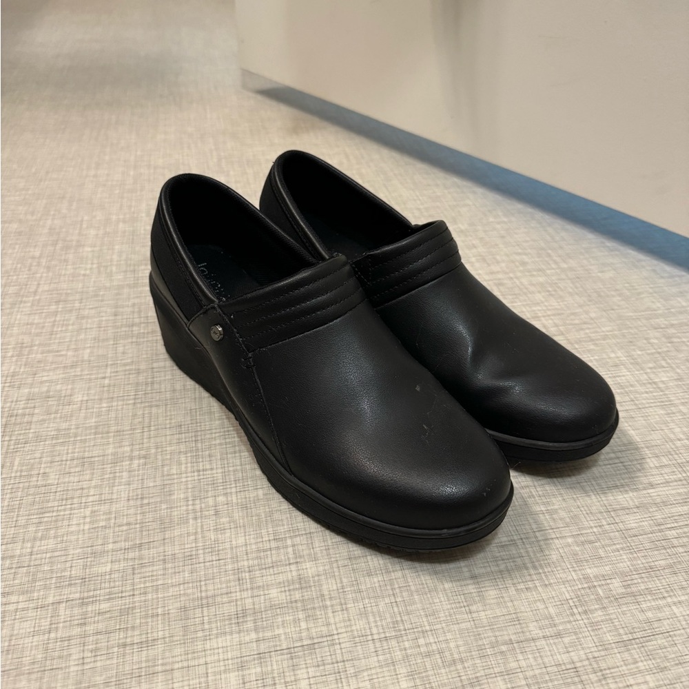 Infinity Leather Work Wedges